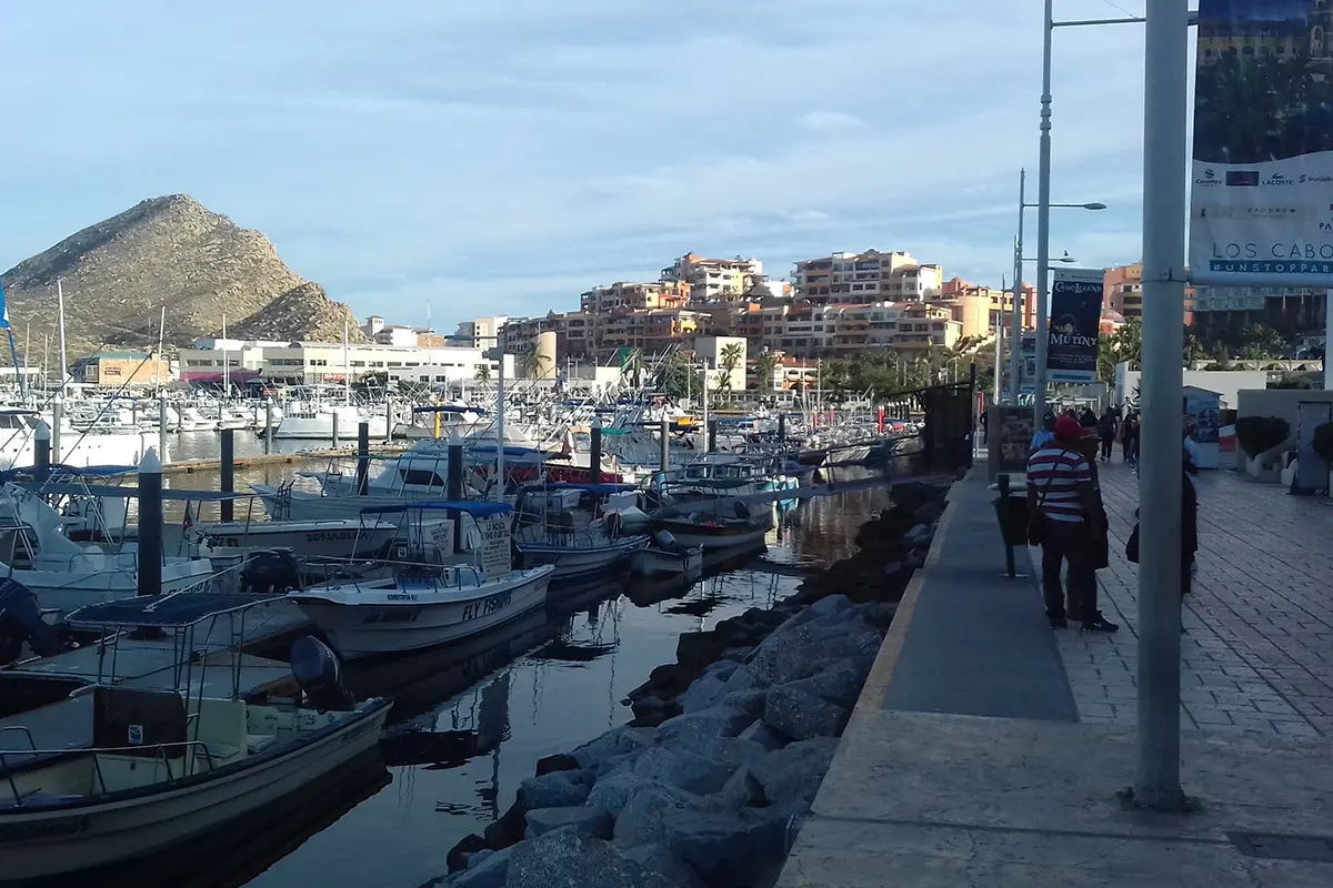Marina de Cabo San Lucas, la joya de la corona de la ciudad que pretende independizarse de San José del Cabo como municipio. Foto: Modesto Peralta Delgado.