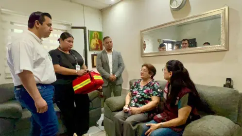 Jesús Nava lleva consultas médicas a domicilio para adultos mayores en Santa Catarina