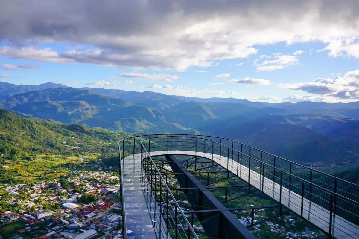 Mirador de Cristal Cuachirindoo en Ixtlán de Juárez. Foto: Google Maps Kios García