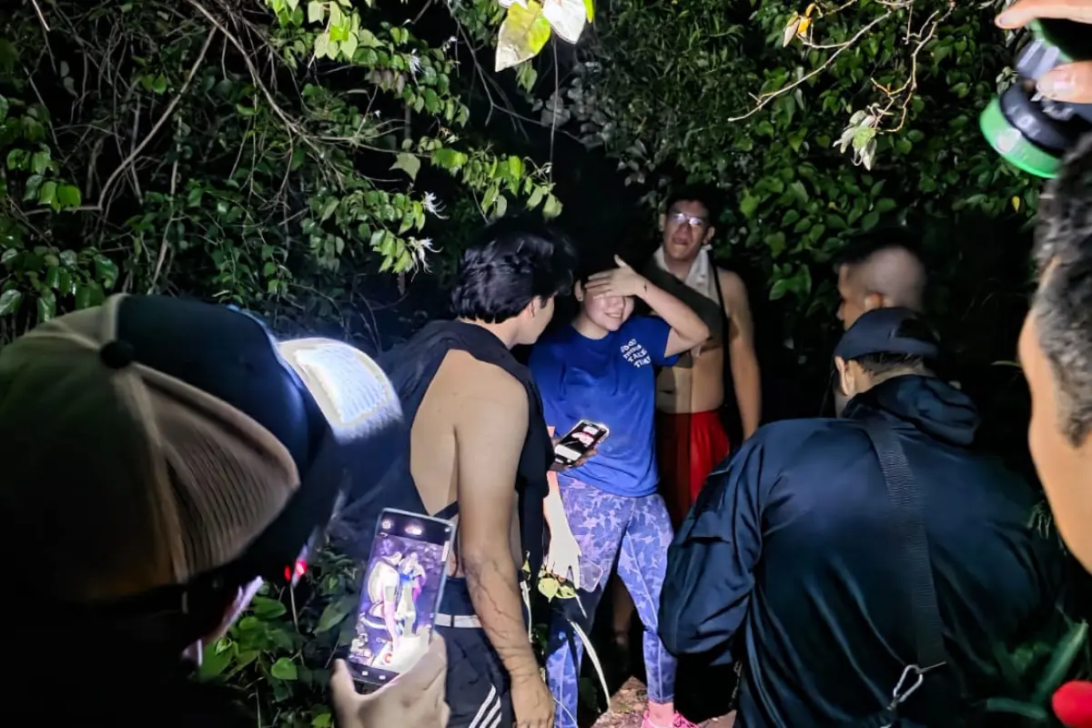El incidente fue generado por la observación de luces en lo alto del cerro, lo que llevó a la activación inmediata de un operativo de búsqueda y rescate por parte de PC, Bomberos y Guardia Estatal. Foto: Protección Civil