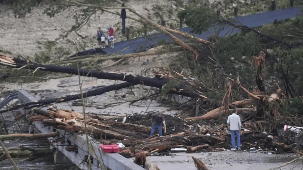 Sube a 91 la cifra de muertos por inundaciones en Texas
