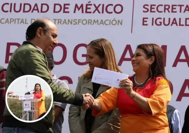 Clara Brugada entrega apoyos del programa Ingreso Ciudadano Universal en CDMX