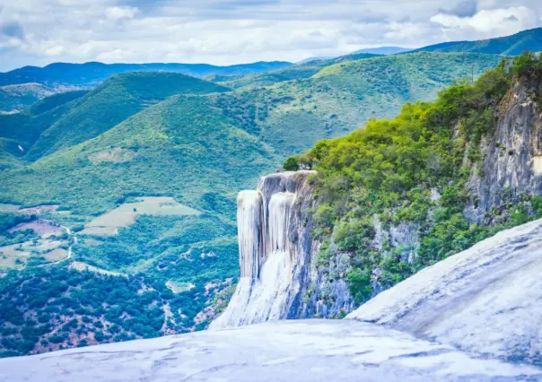 ¿Conocías este paraíso en Oaxaca? El único destino cerca de CDMX con cascadas petrificadas