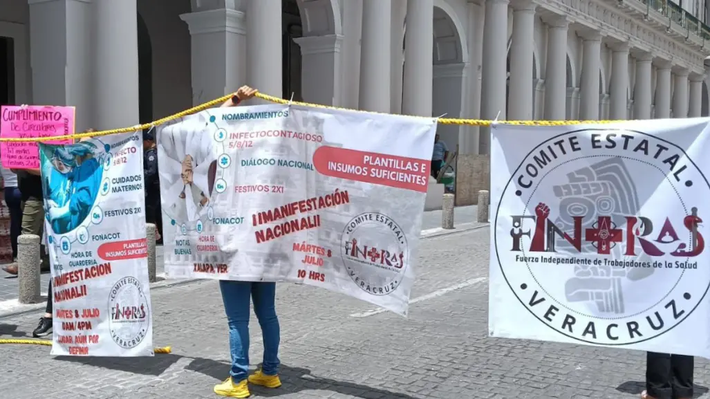 Trabajadores de la salud exigen cumplimiento de acuerdos federales tras su traslado a IMSS-Bienestar