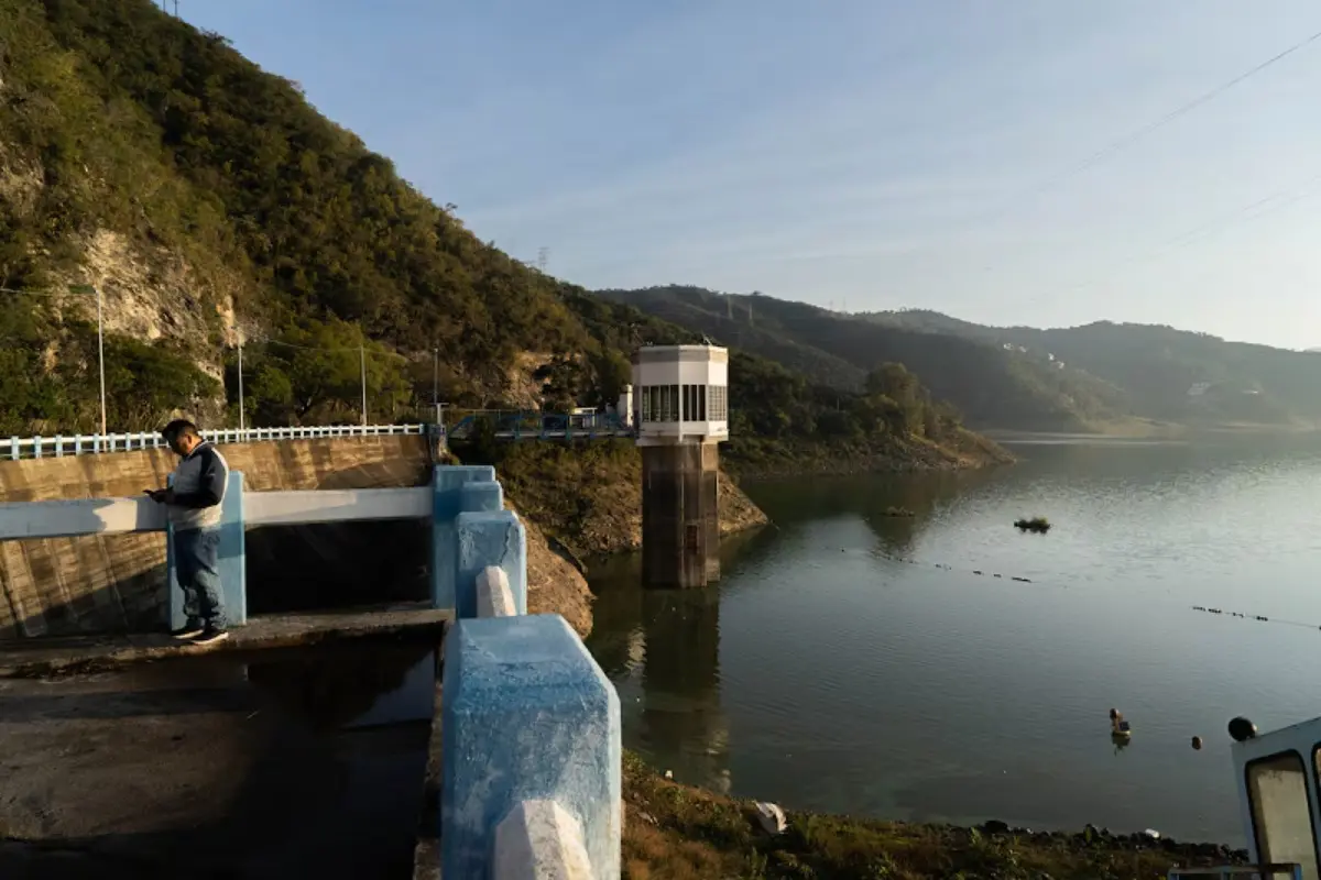 Presa del Sistema Cutzamala. Foto: X (@AguaCapitalOrg)