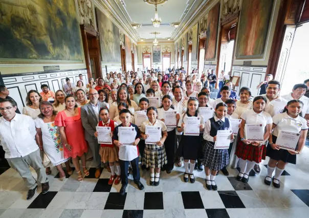 Estudiantes destacados de Yucatán premiados en Olimpiada del Conocimiento 2025