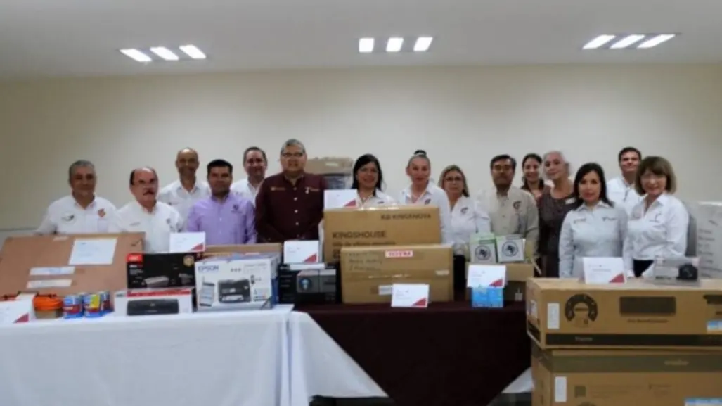 Se entregan apoyos a planteles escolares con estudiantes con discapacidad en Tamaulipas