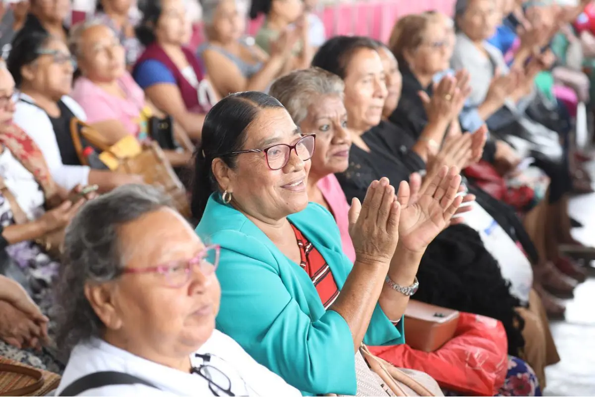 De manera paralela al evento, la Secretaría del Bienestar continúa con el calendario de pagos de pensión para adultos mayores./Foto: Secretaría de Bienestar