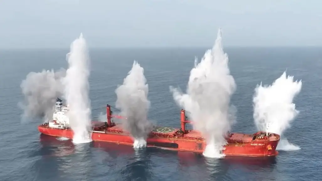 Se hunde buque en el Mar Rojo; hay 4 muertos y 22 desaparecidos | VIDEO