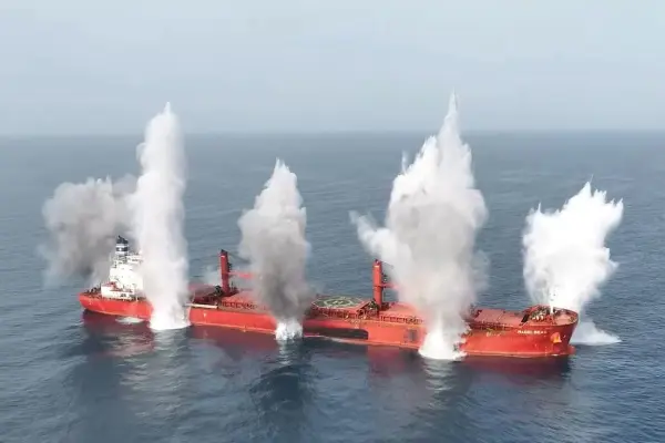 Se hunde buque en el Mar Rojo; hay 4 muertos y 22 desaparecidos | VIDEO