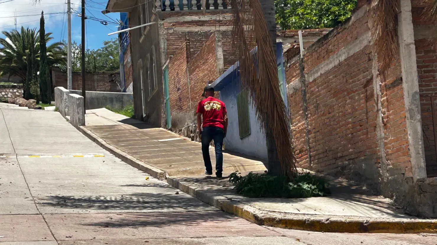 Esta calle de Durango sus habitantes la apodan la imposible debido a su inclinación. Foto: Alejandro Ávila.