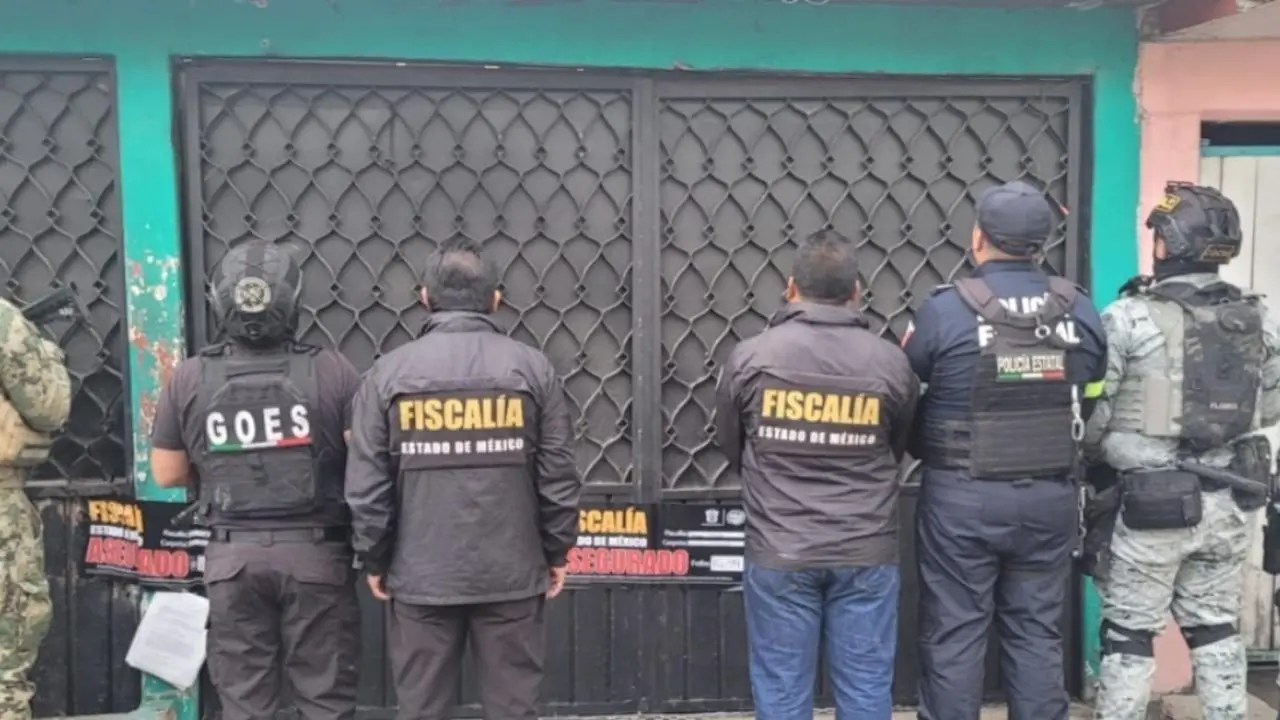 Cateo en Ecatepec destapa punto de venta de droga; detienen a 2 adultos y 2 menores de edad. Foto: @FiscaliaEdomex