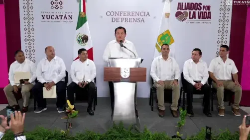 Gobernador de Yucatán anuncia aumento de aguinaldo y reforma al Issstey para maestros