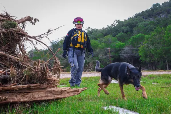 Envían apoyo desde Nuevo León para rescate en Texas tras inundaciones