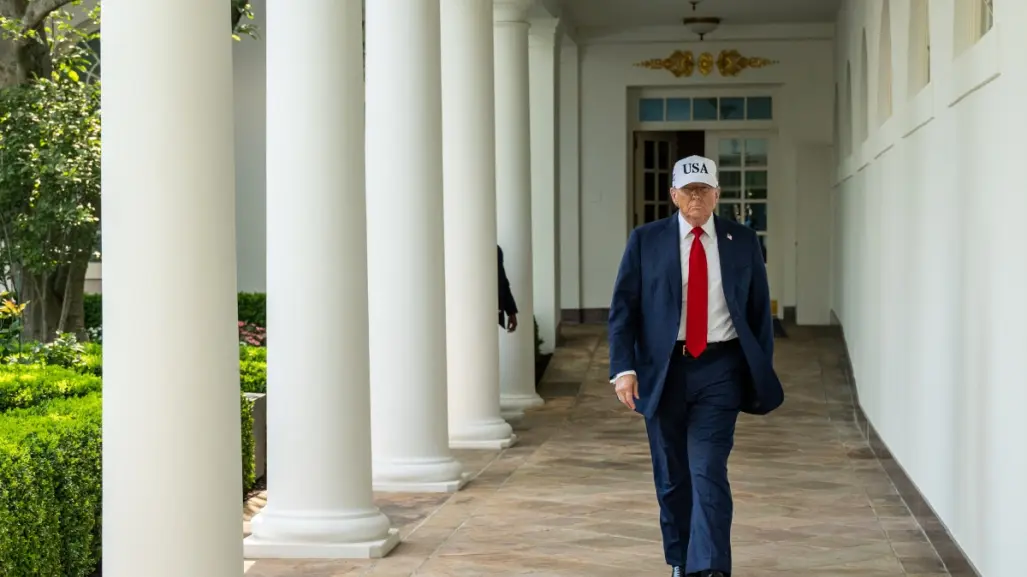 Donald Trump demanda a California por participación de atletas transgénero