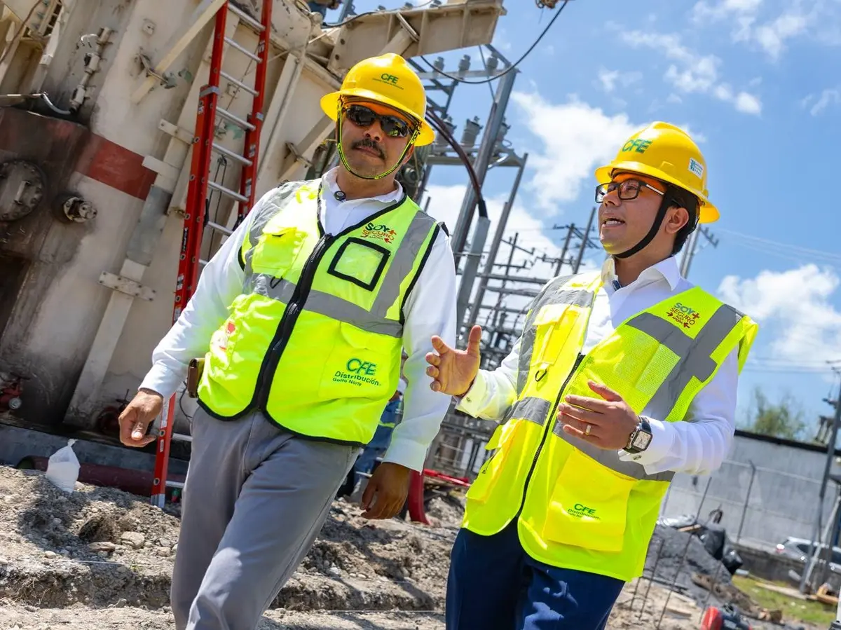 El alcalde de Juárez, Félix Arratia, anunció que la instalación del nuevo transformador beneficiará a 30 mil hogares. Foto: Gobierno de Juárez