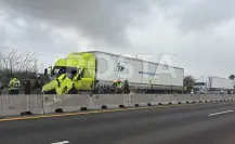 VIDEO | Choque entre tráileres deja un muerto y caos vial en Libramiento Noroeste