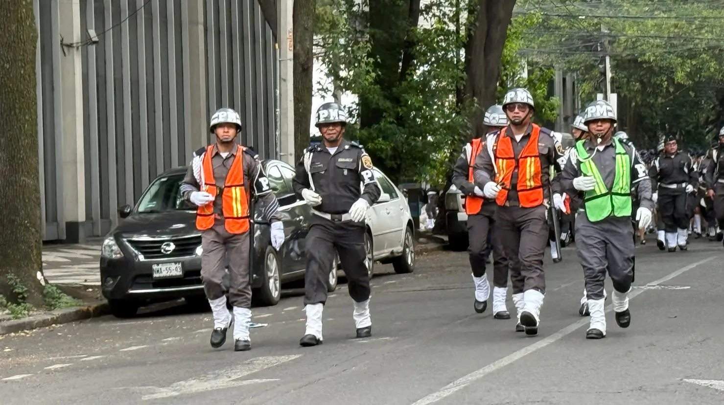 Participantes en la Caravana del Aniversario del Pentathlón Deportivo Militarizado en CDMX. Foto: Ramón Ramírez