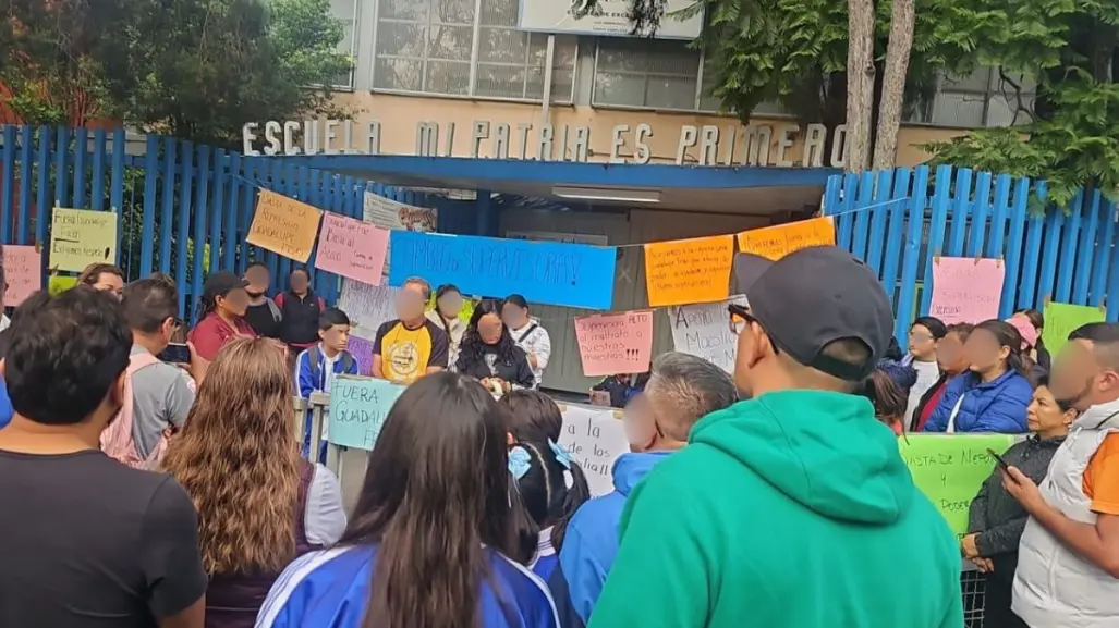 Padres de familia en Azcapotzalco exigen destitución de supervisora escolar