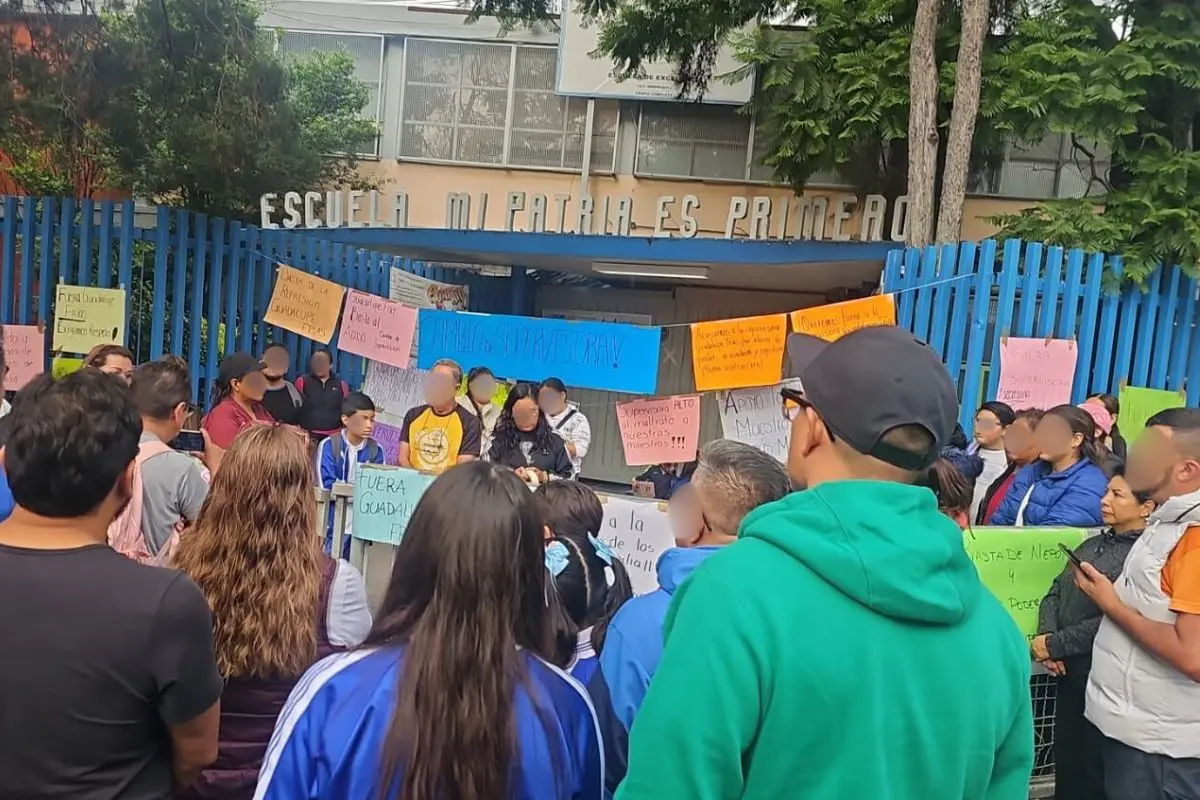 Protesta en la escuela primaria “Mi Patria es Primero”. Foto: Ramón Ramírez