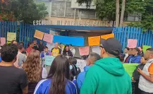 Padres de familia en Azcapotzalco exigen destitución de supervisora escolar