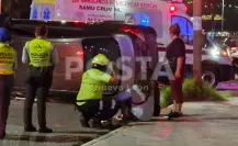 VIDEO | Taxi de aplicación sufre volcadura y deja 3 heridos en Monterrey