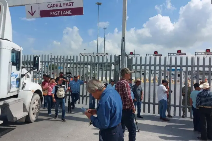 Puente Reynosa-Pharr, bloqueado por los productores de sorgo de la región | Foto: FB