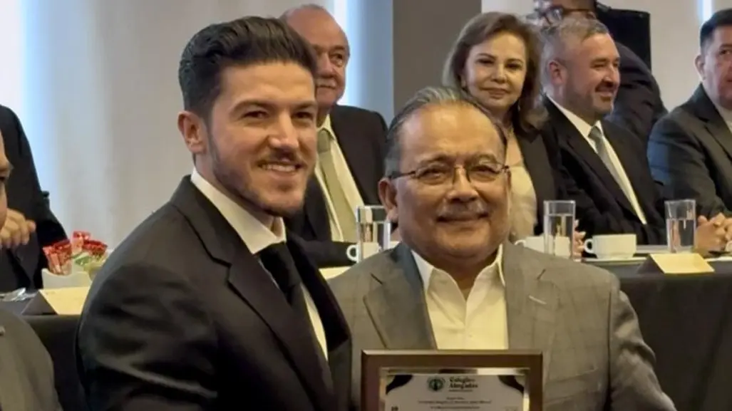 Andrés Mijes es reconocido por el Colegio de Abogados de Nuevo León