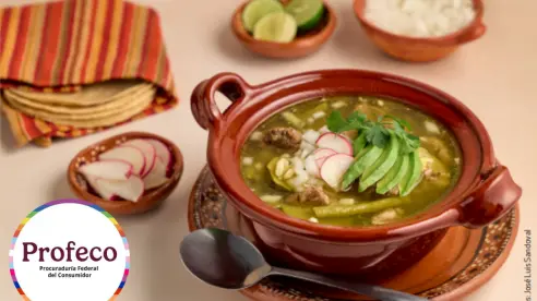 Así puedes preparar un mole de olla verde por 200 pesos, según Profeco