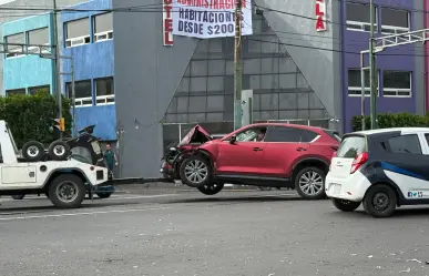 Choque entre patrulla y camioneta deja cuatro heridos en la Gustavo A. Madero
