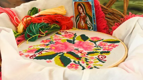 "Kili´ich chuuyo´ob", la exposición que celebra los bordados sagrados mayas en Mérida