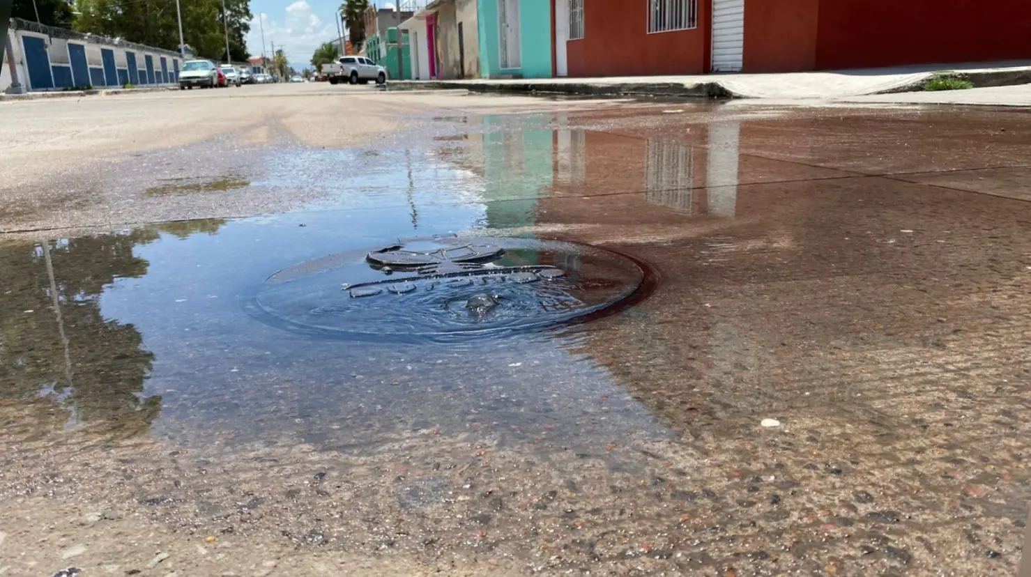 Debido a las lluvias se han registrado problemas en la red de drenaje en la ciudad. Foto:  Alejandro Ávila.