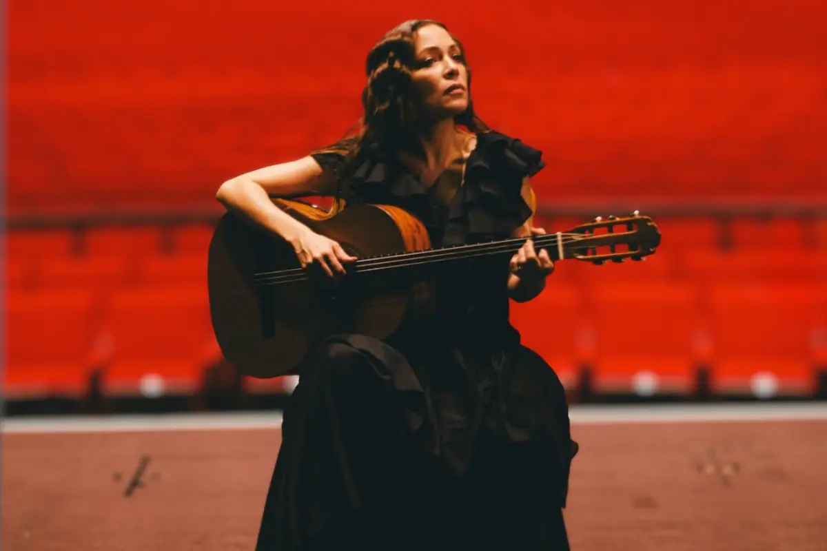 Natalia Lafourcade será reconocida con el Premio a la Diversidad Cultural (Foto: IG @natalialafourcade / Canva)