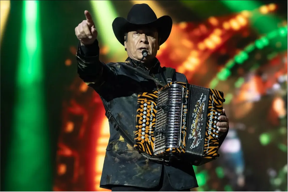 Los Tigres del Norte Inauguran la XXXII Edición de Pirineos Sur (Foto: IG @lostigresdelnorte / Canva)