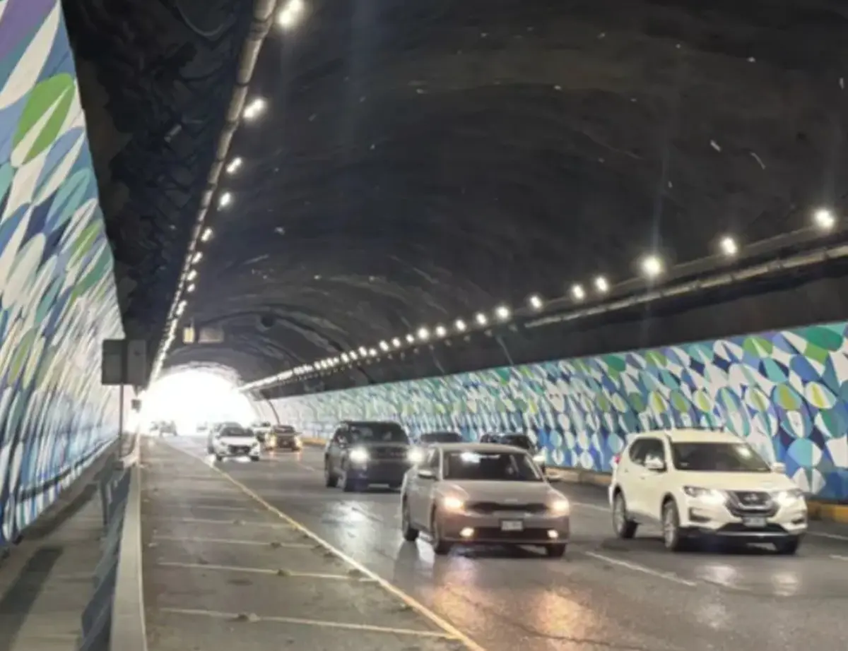 En la imagen el tráfico fluye en el túnel Agustín Basave Fernández, mejor conocido como el túnel de la Loma Larga. Foto: POSTA