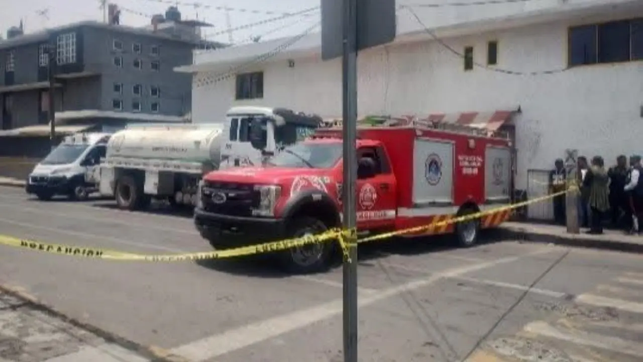 Tragedia en Chimalhuacán: muere peatón atropellado por pipa del gobierno. Foto: Especial