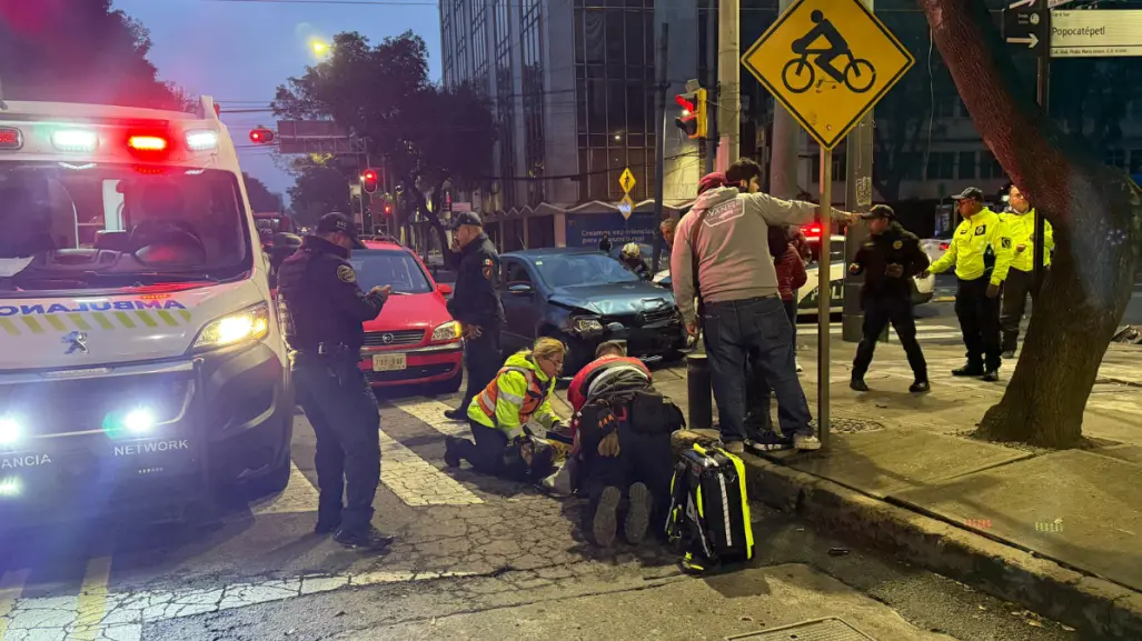 Motociclista herido tras ser embestido por auto en México Coyoacán