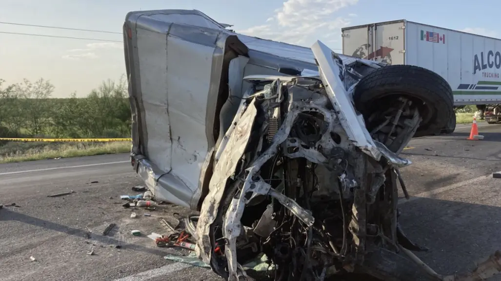 Operador de carga pierda la vida en trágico accidente en la carretera Monterrey- Nuevo Laredo