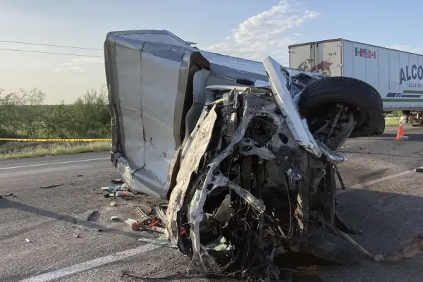 Operador de carga pierda la vida en trágico accidente en la carretera Monterrey- Nuevo Laredo