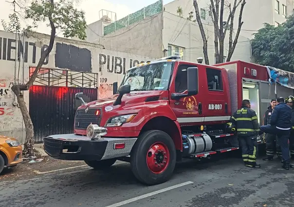 Fuego en la Cuauhtémoc: incendio en estacionamiento deja daños materiales