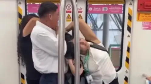 VIDEO| Pelea entre mujeres en el Vagón Rosa del Metro de Monterrey genera tensión entre pasajeros