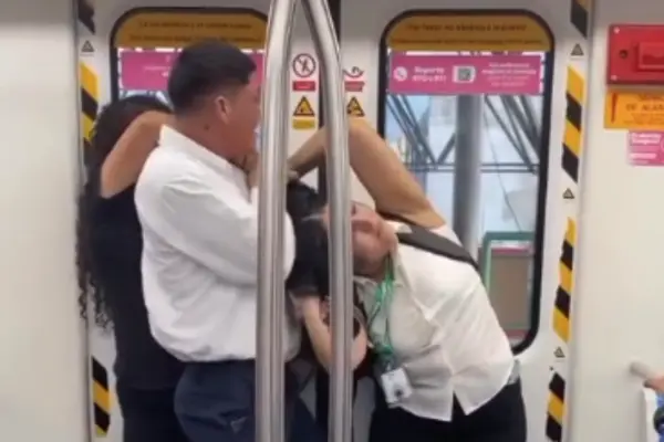 VIDEO| Pelea entre mujeres en el Vagón Rosa del Metro de Monterrey genera tensión entre pasajeros