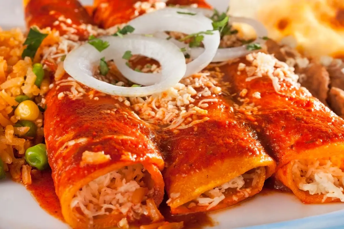Enchiladas entomatadas. Foto de canva.