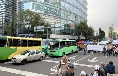 Manifestación bloquea Barranca del Muerto; ANUEE exige tarifas justas y fin a persecución