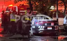 Incendio consume patrulla tras falla mecánica en Monterrey