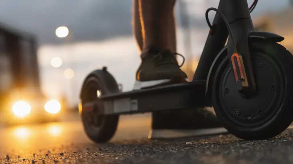 Cabildo de Saltillo analiza regular scooters y bicis eléctricos