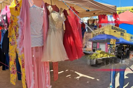 El tianguis de Durango al que acuden los habitantes del Carril 2000 y sus alrededores El tianguis de Durango al que acuden los habitantes del Carril 2000 y sus alrededores