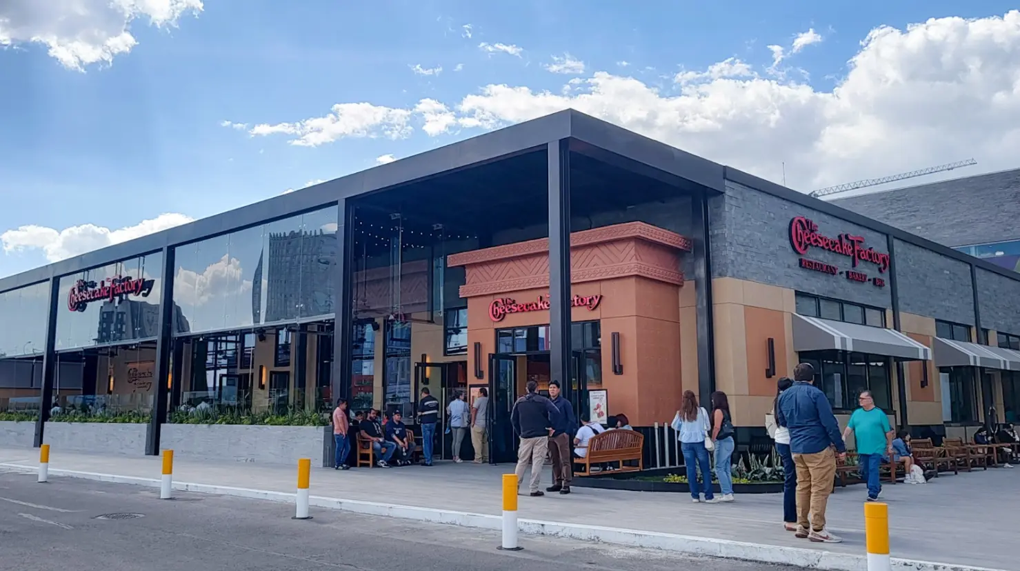 Cheesecake Factory abre en Puebla y comensales saturan los primeros días. Foto: Jafet Moz