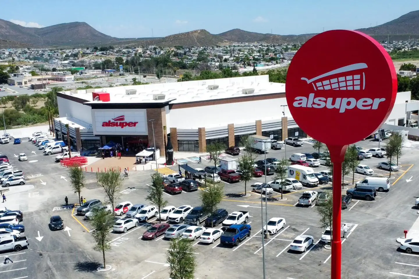 Abre nueva sucursal Alsuper La Encantada en Ramos Arizpe. Foto de Tomas Gutierrez Merino.