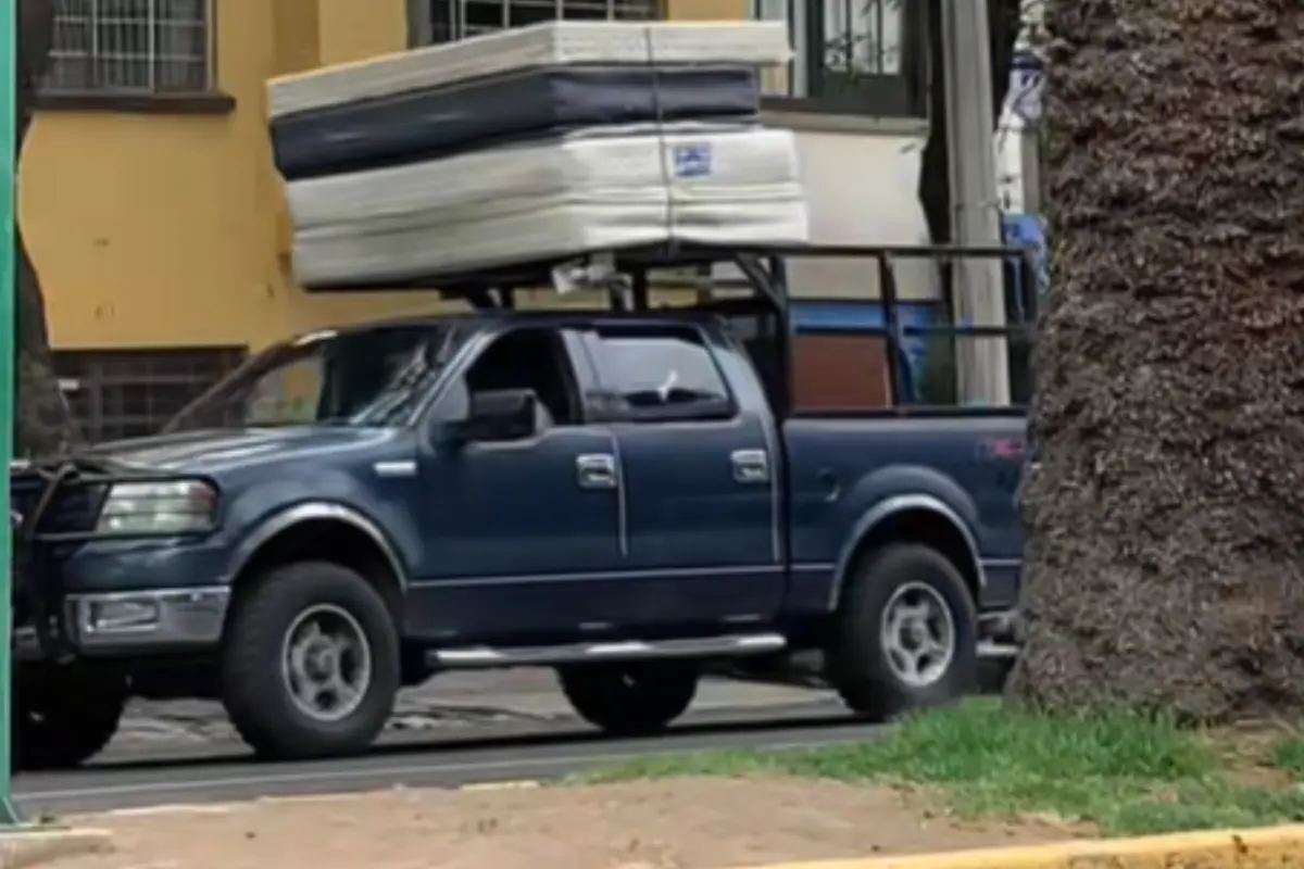 Camioneta con audio en inglés en la Roma, Foto: Captura de pantalla